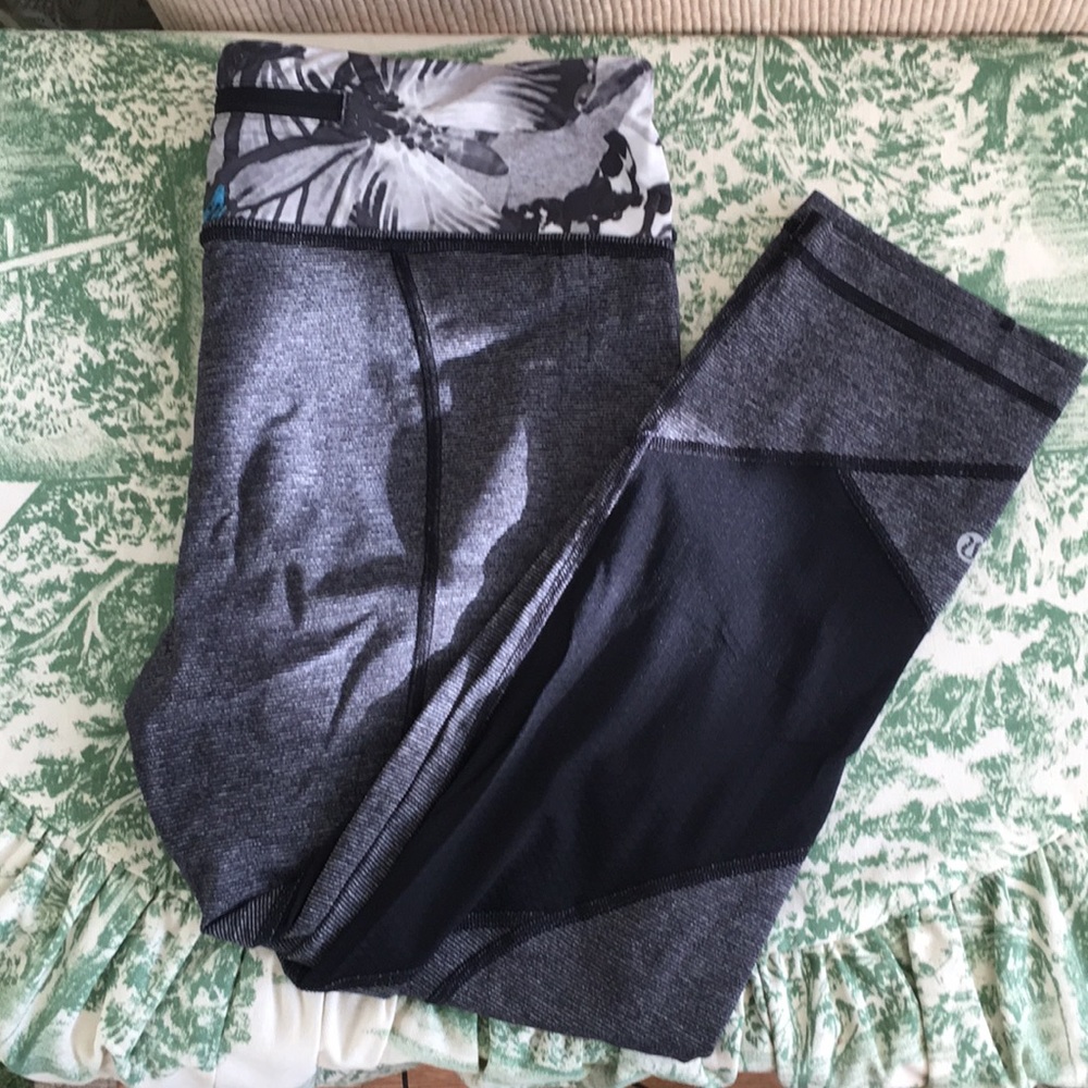 Lululemon gray and black capri workout leggings
